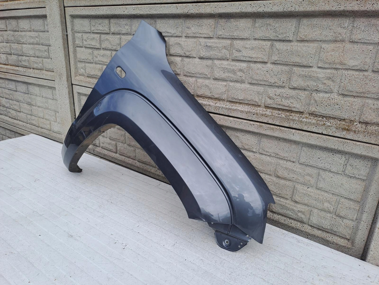 VW AMAROK 2H0 2016-2021 LIFT BŁOTNIK PRAWY PRZEDNI - (13617897701)