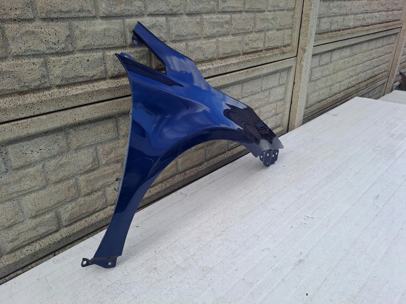 TOYOTA AVENSIS III T28 T29 15- BŁOTNIK PRAWY - (13628431040)