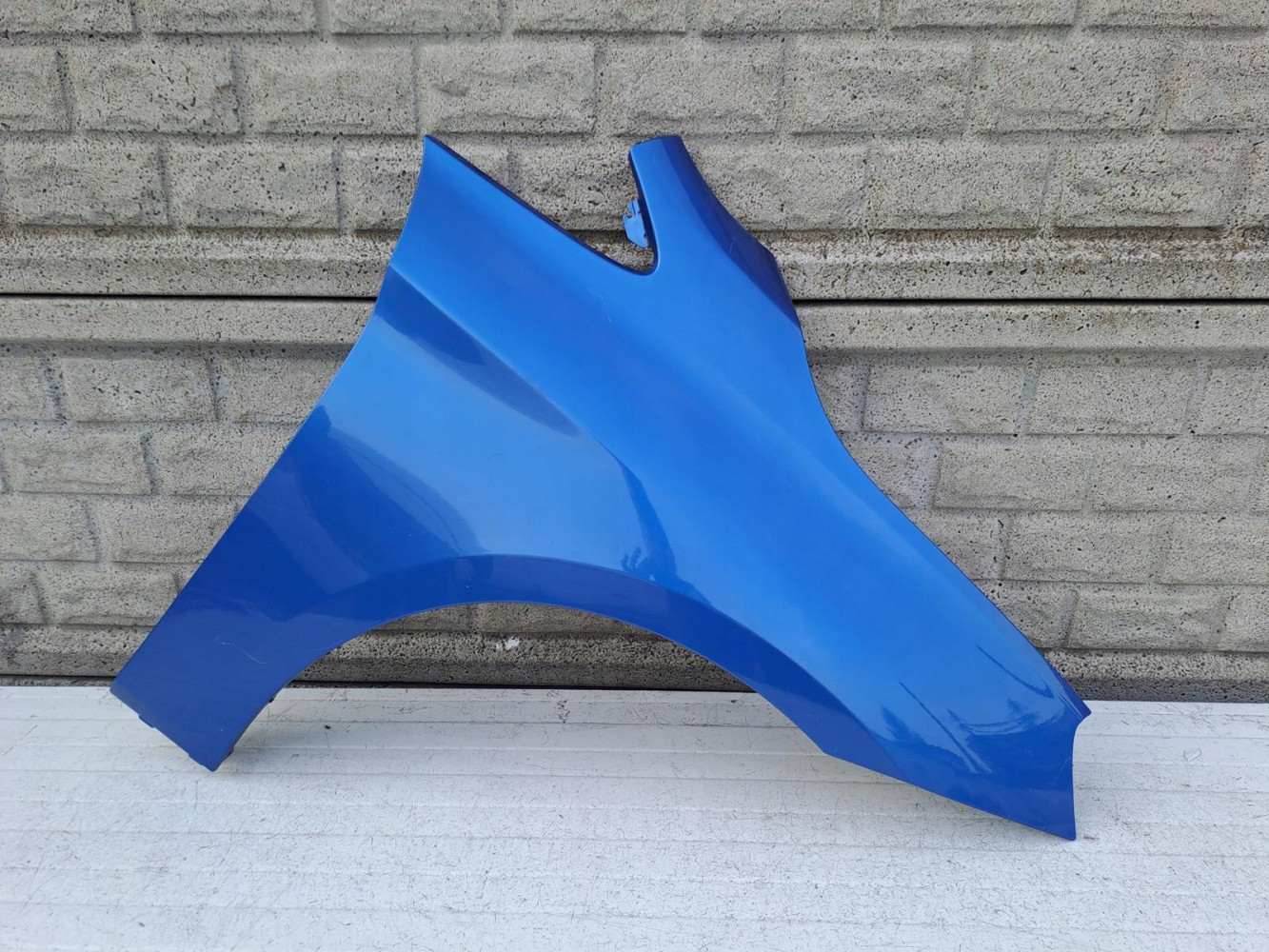 BMW 2 II F45 F46 BŁOTNIK PRAWY PRZEDNI - (13660846659)