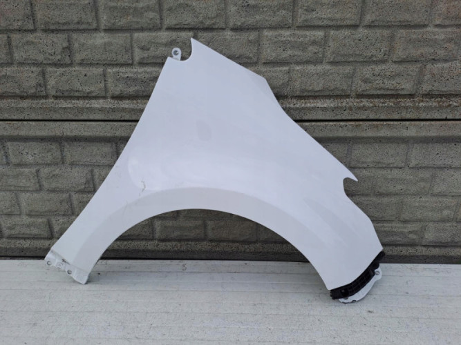 TOYOTA YARIS 4 IV 19-23 BŁOTNIK PRAWY PRZEDNI - (13667155004)