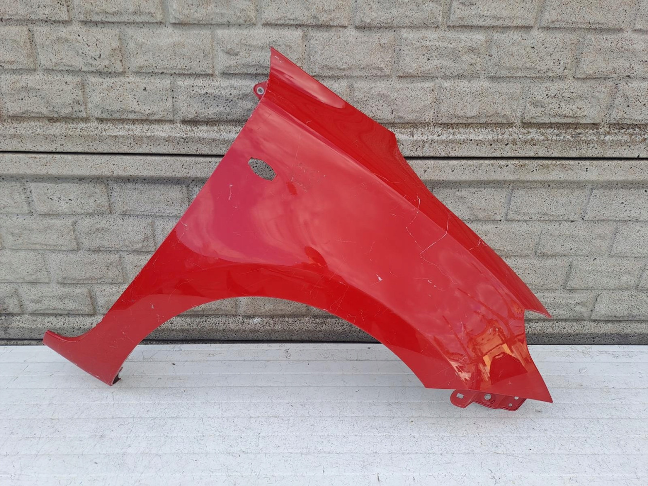 SUZUKI SWIFT MK8 17 -22 BŁOTNIK PRZEDNI PRAWY - (13706646744)