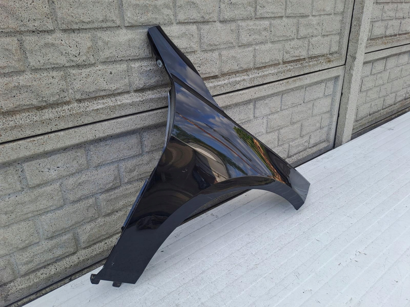 BMW 1 I F40 F 40 BŁOTNIK PRAWY PRZEDNI - (13706731234)