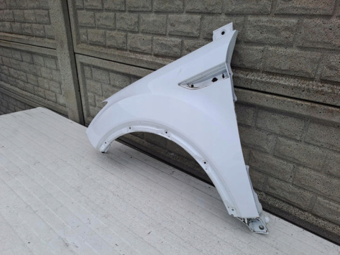 FORD KUGA MK1 1 I 08-13 BŁOTNIK PRZEDNI LEWY - (13718001073)