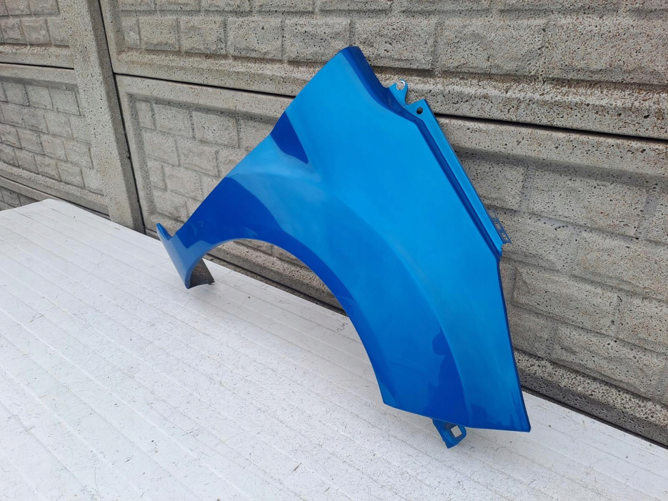FORD FIESTA 08-17 MK7 BŁOTNIK PRZEDNI PRAWY - (13735453309)