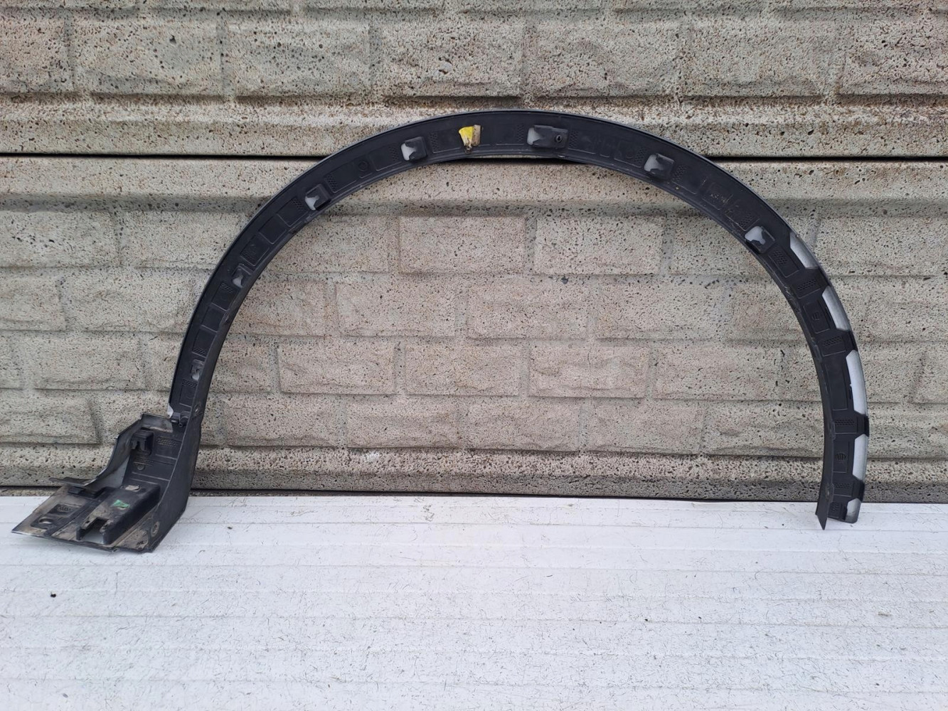 FORD KUGA MK3 LISTWA BŁOTNIKA PRZÓD LEWA - (13740617737)