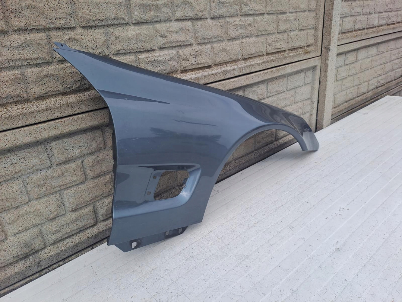 MERCEDES SL230 SL 230 LIFT BŁOTNIK PRAWY PRZEDNI - (13745830511)