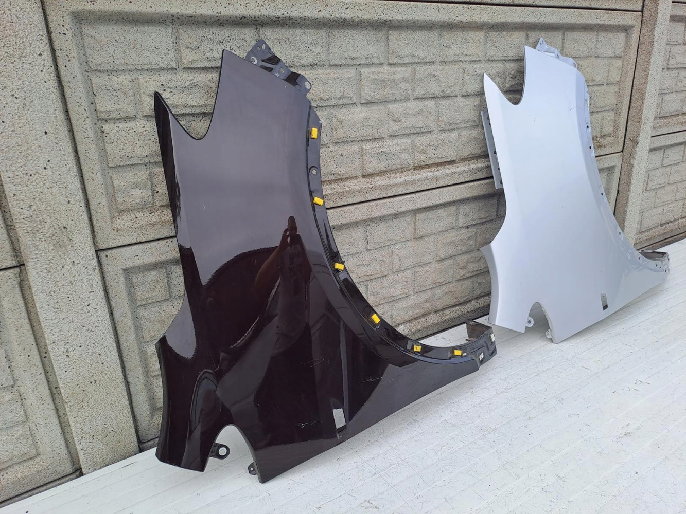 OPEL MOKKA BŁOTNIK PRAWY PRZEDNI - (13748495513)