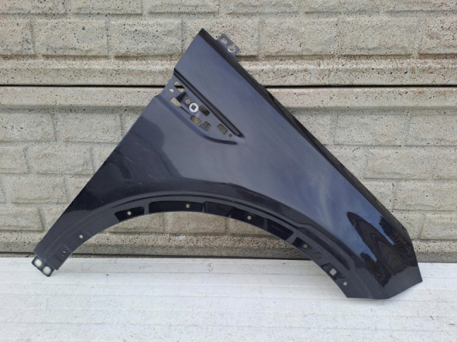 LAND ROVER DISCOVERY SPORT BŁOTNIK PRZEDNI PRAWY - (13748527840)