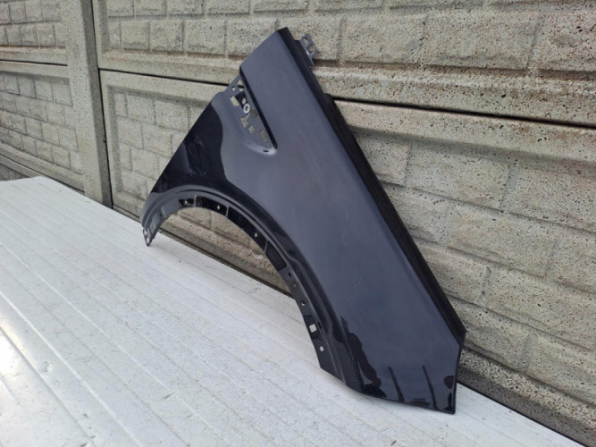 LAND ROVER DISCOVERY SPORT BŁOTNIK PRZEDNI PRAWY - (13748527840)