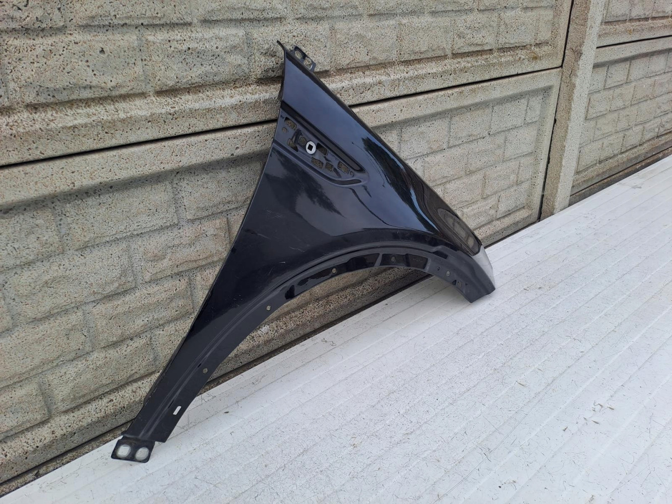LAND ROVER DISCOVERY SPORT BŁOTNIK PRZEDNI PRAWY - (13748527840)