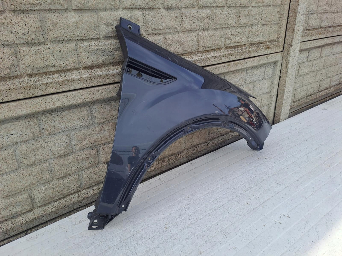 FORD KUGA MK1 1 I 08-13 BŁOTNIK PRZEDNI PRAWY - (13748620413)