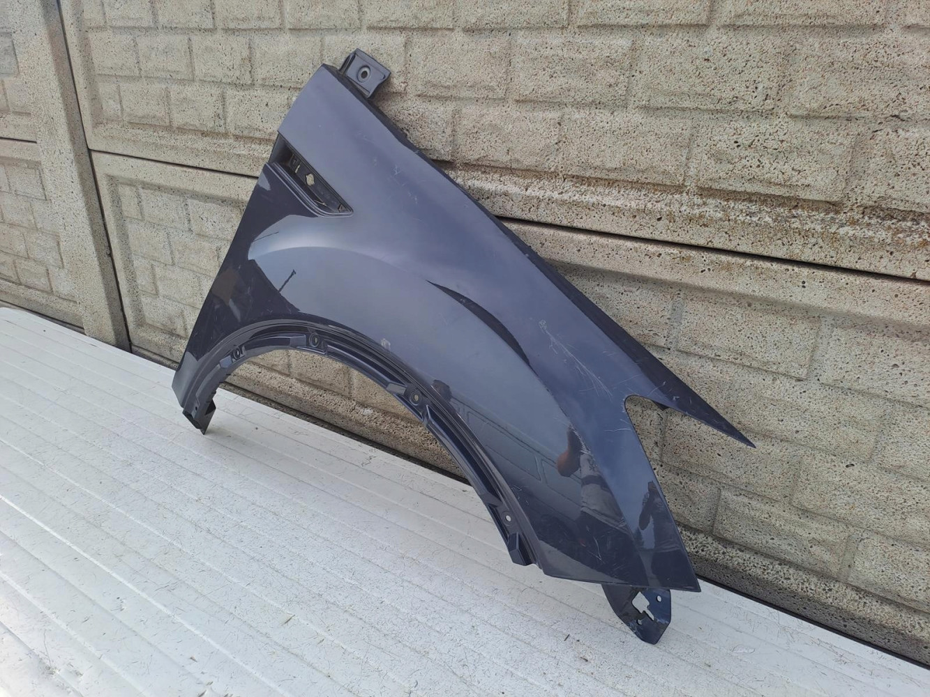 FORD KUGA MK1 1 I 08-13 BŁOTNIK PRZEDNI PRAWY - (13748620413)