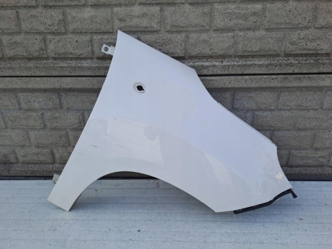 FIAT 500L BŁOTNIK PRZEDNI PRAWY - (13774049221)