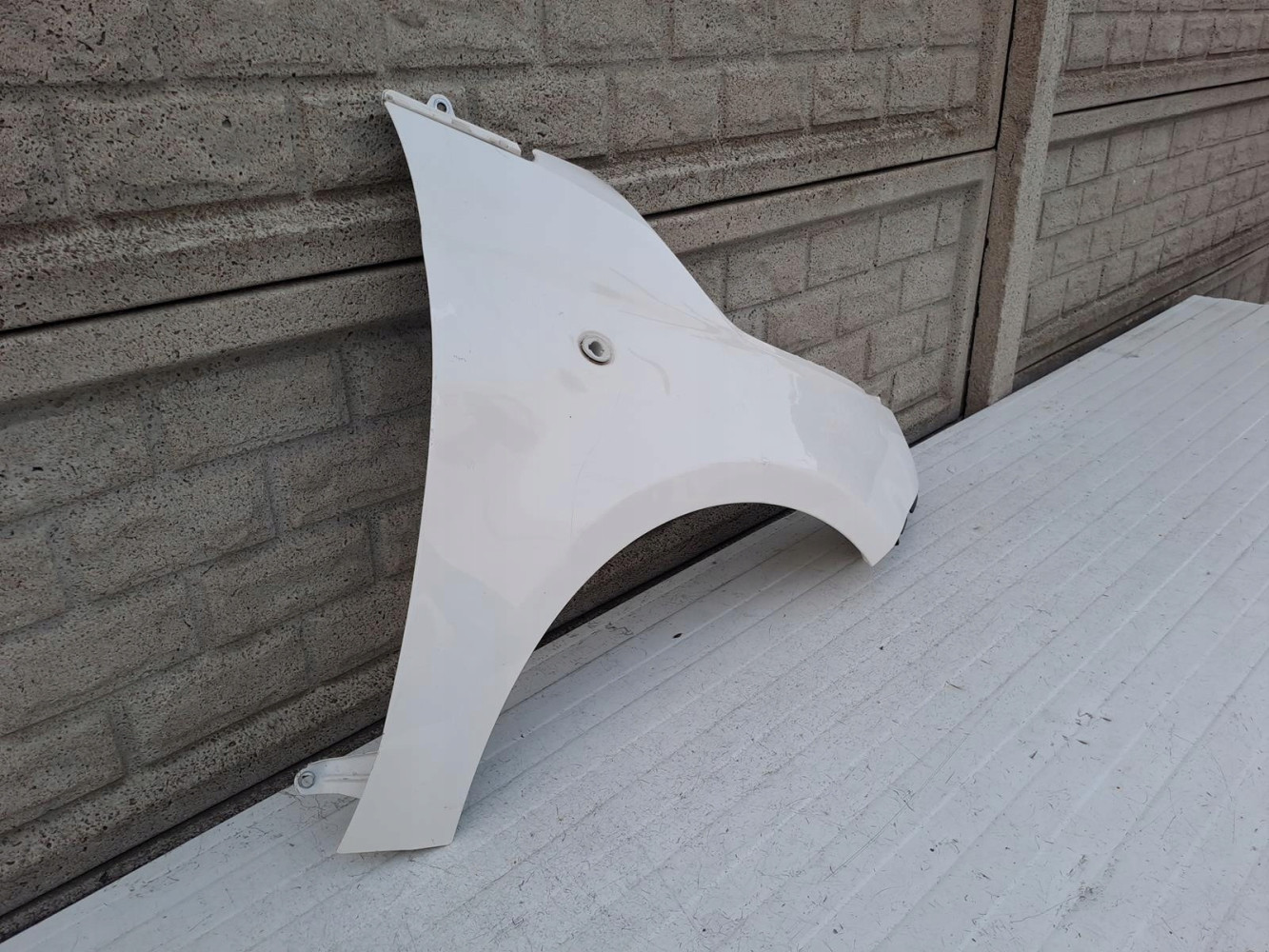 FIAT 500 2007-2017 BŁOTNIK PRAWY PRZEDNI - (13779415382)