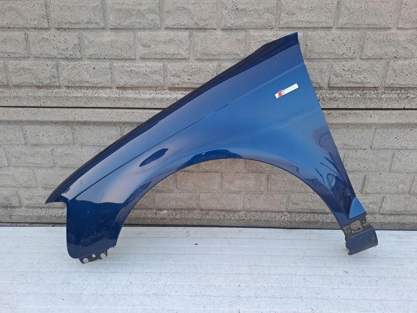AUDI A3 LIFT 2008-2013 8P0 BŁOTNIK PRZEDNI LEWY - (13779554209)
