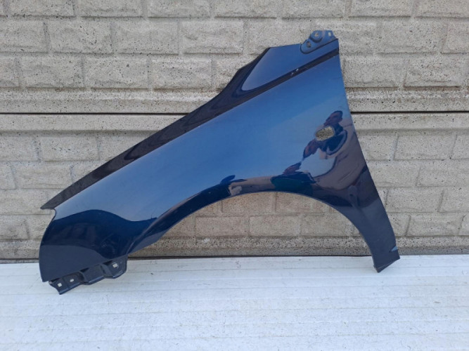 TOYOTA AVENSIS T25 2003-2006 BŁOTNIK PRZEDNI LEWY - (13785327975)