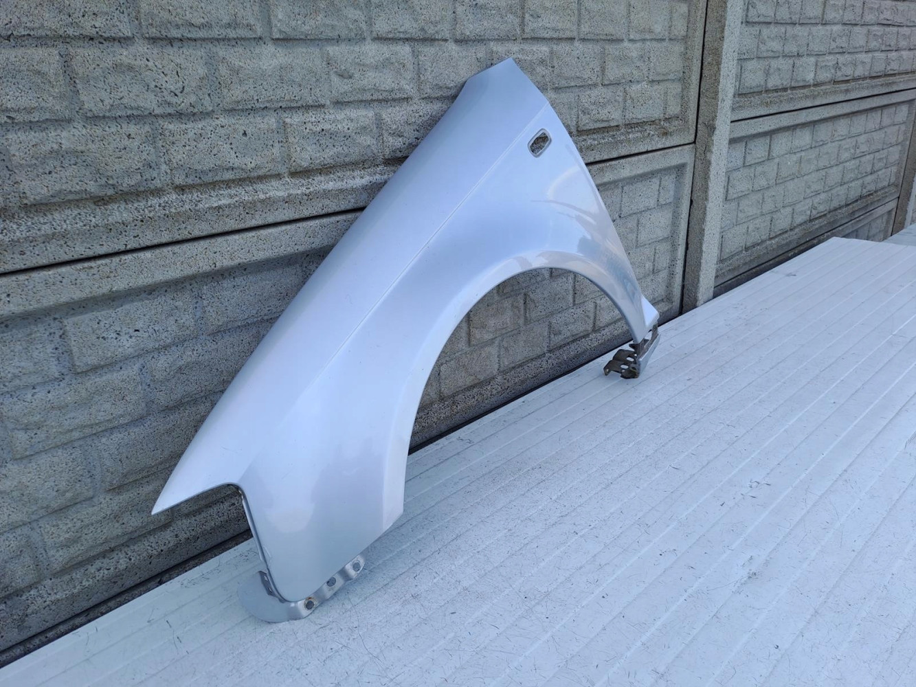 AUDI A3 8P0 03-08 PRZED LIFT BŁOTNIK PRZEDNI LEWY - (13790402846)