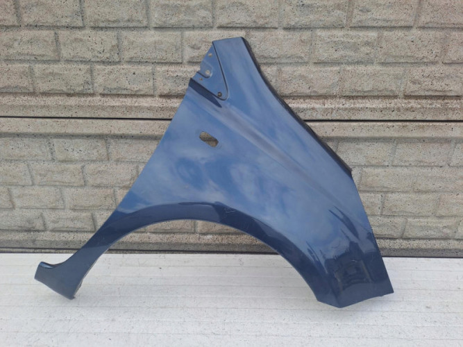 NISSAN NOTE 2006 - 2012 BŁOTNIK PRZEDNI PRAWY - (13814785390)