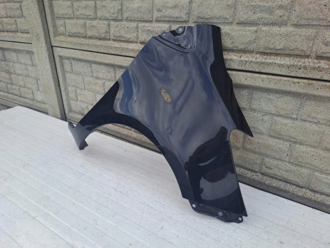 TOYOTA YARIS 2 II 05-12 BŁOTNIK PRAWY PRZÓD - (13814856746)