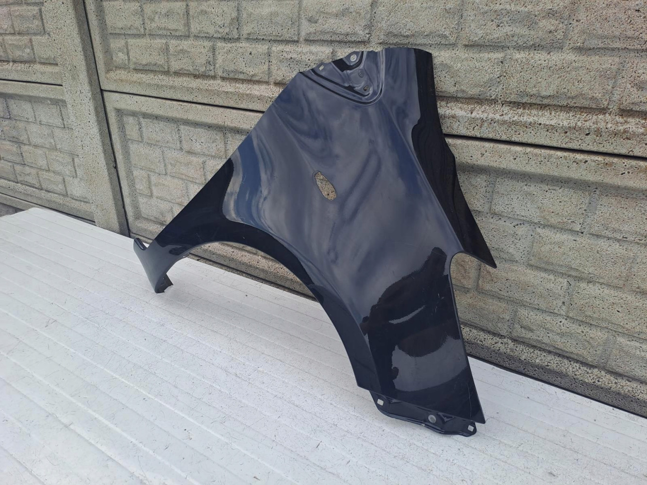 TOYOTA YARIS 2 II 05-12 BŁOTNIK PRAWY PRZÓD - (13814856746)