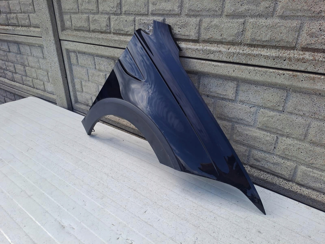 VW TAIGO BŁOTNIK PRAWY PRZEDNI NOWY MODEL - (13858923185)