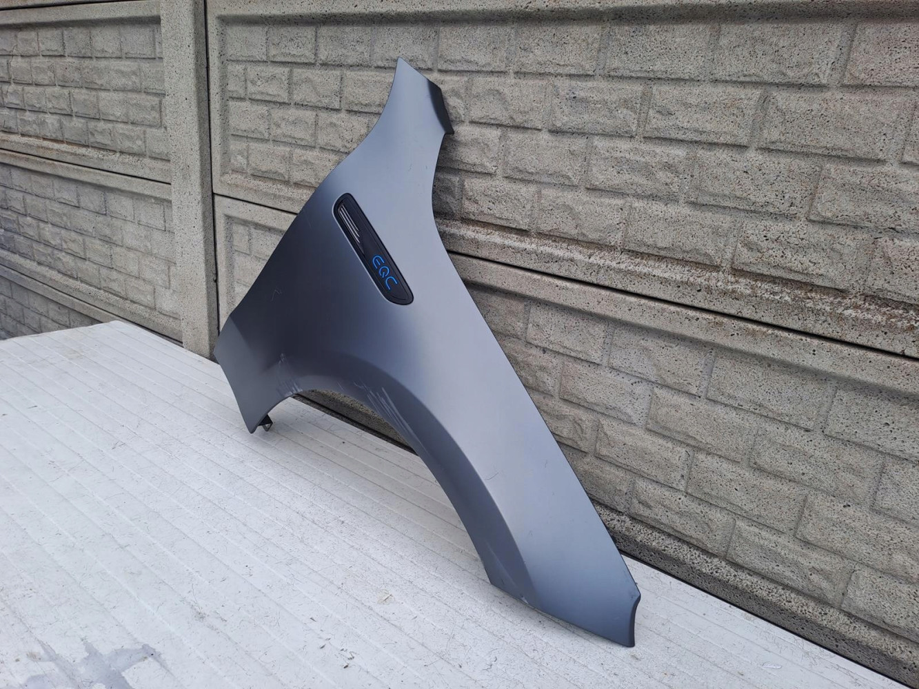 MERCEDES EQC W293 W 293 BŁOTNIK PRZEDNI PRAWY - (13866049763)