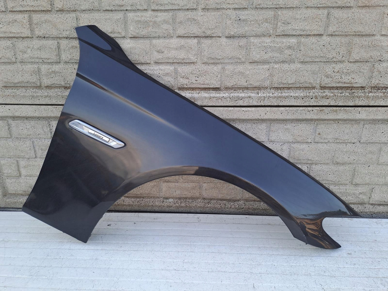 BMW 5 V F10 F11 2009-2017 BŁOTNIK PRAWY PRZEDNI - (13896588519)