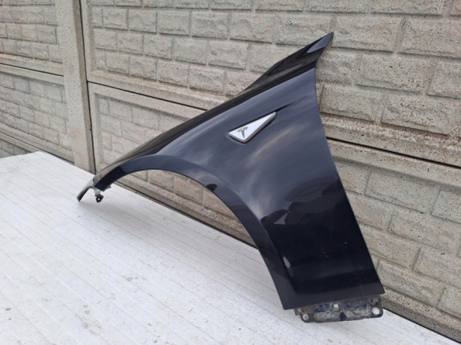 TESLA MODEL S BŁOTNIK LEWY PRZEDNI - (13902096366)
