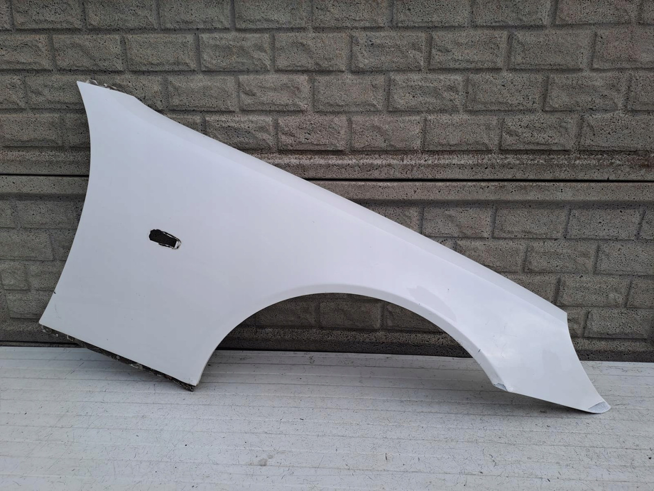 MERCEDES SLK W170 R170 96-04 BŁOTNIK PRAWY PRZEDNI - (13902260096)