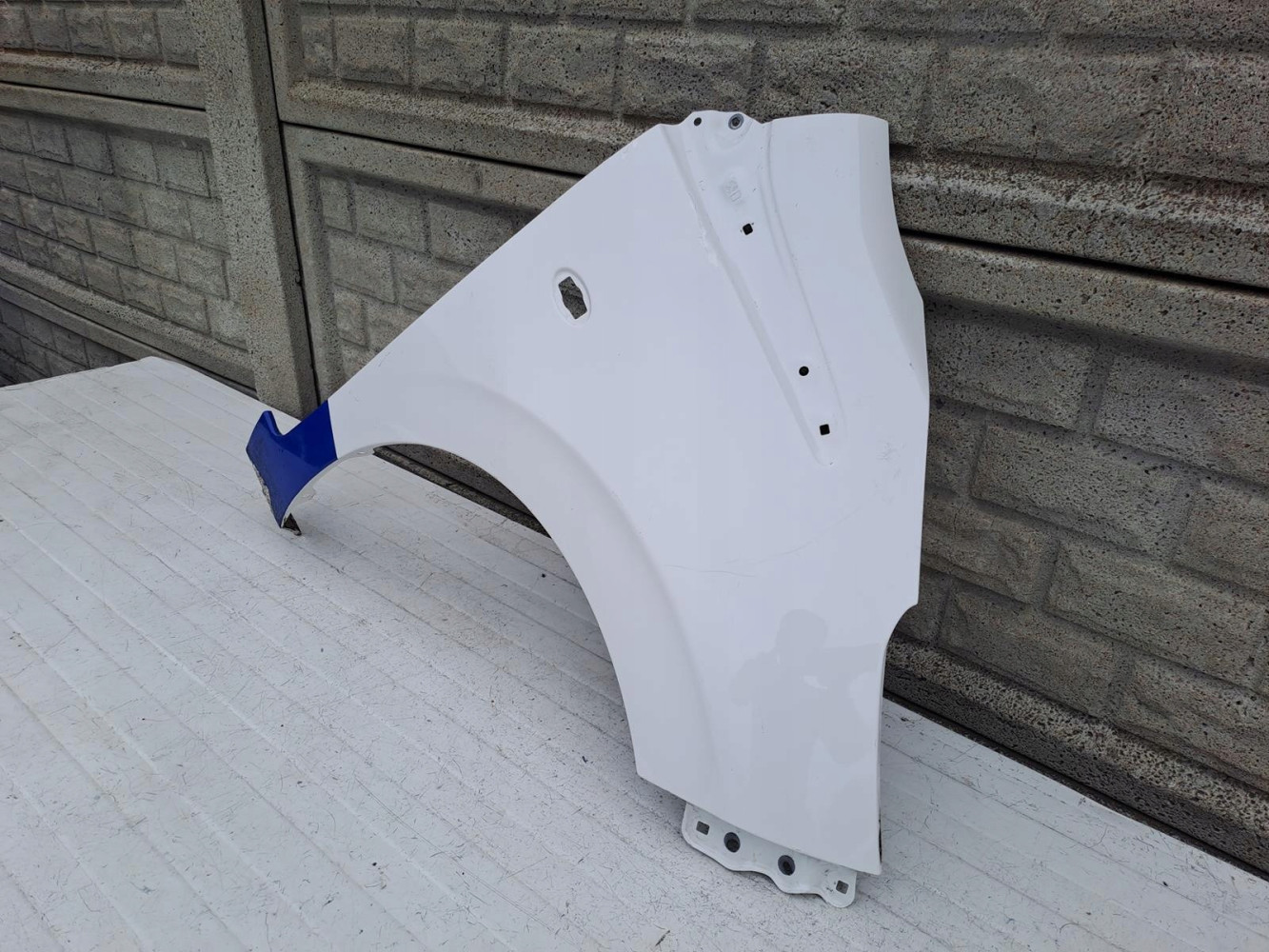 PEUGEOT 108 2014-2021 BŁOTNIK PRAWY PRZEDNI - (13927413278)
