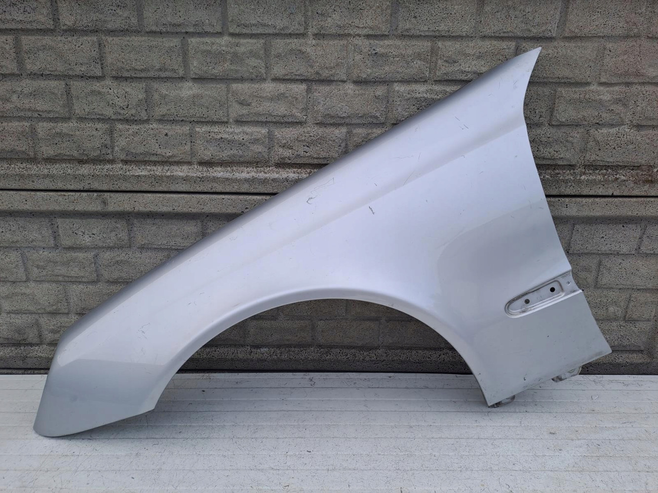 BŁOTNIK LEWY MERCEDES E KLASA W211 2002 - 2009 - (13960207854)