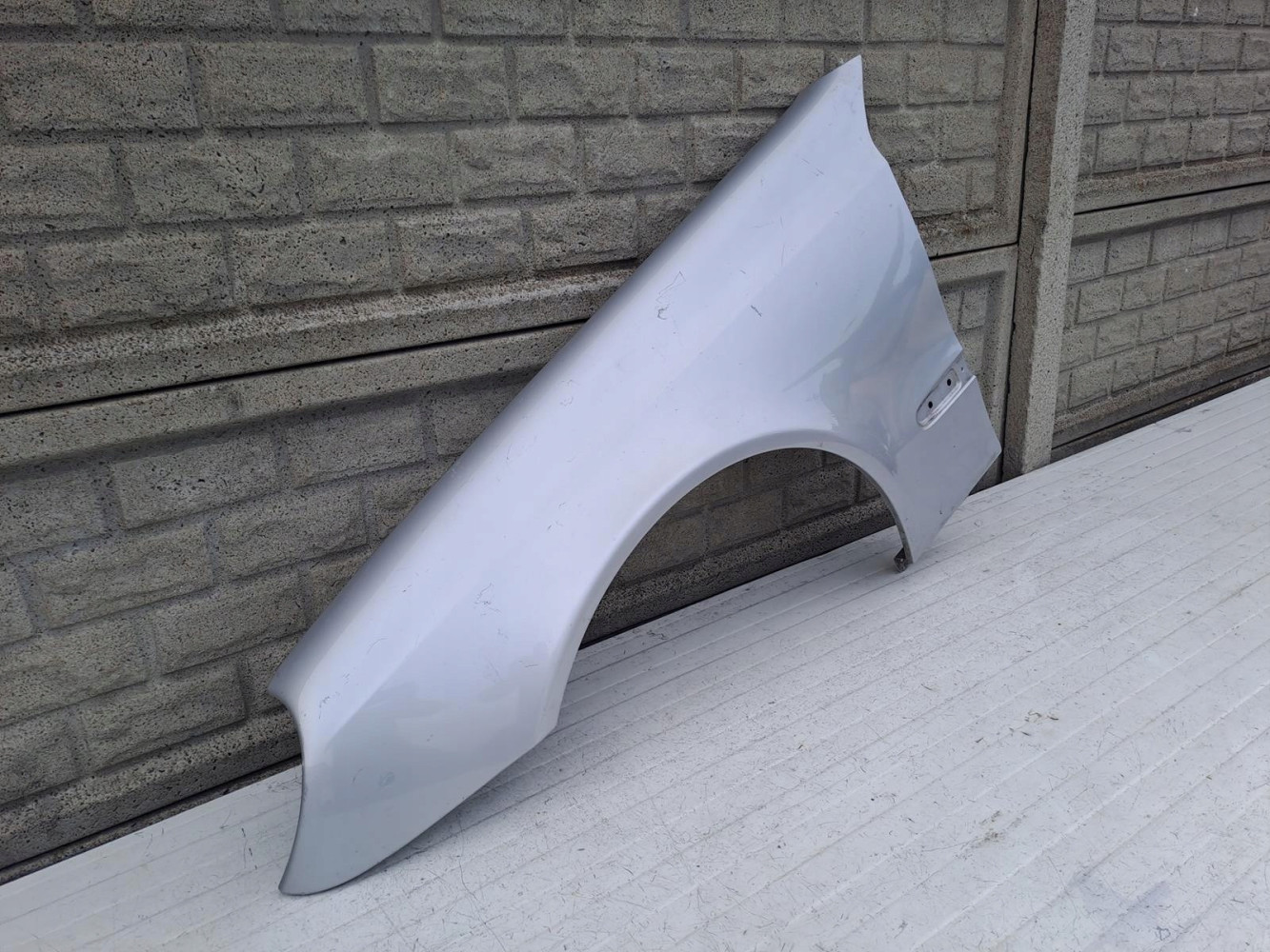 BŁOTNIK LEWY MERCEDES E KLASA W211 2002 - 2009 - (13960207854)