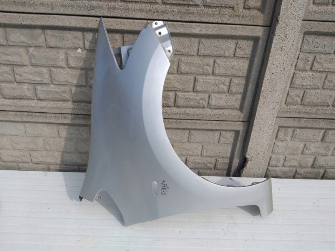 TOYOTA AURIS 1 I 06-10 BŁOTNIK PRZEDNI PRAWY