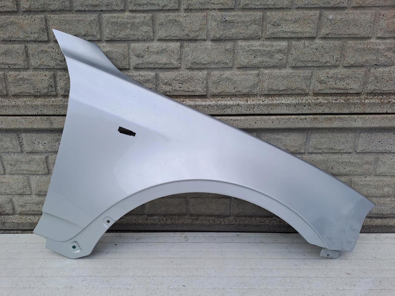 BMW X3 E83 LIFT BŁOTNIK PRAWY PRZEDNI - (13987707984)