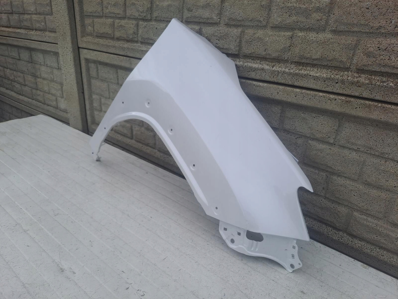 TOYOTA YARIS CROSS 4 IV 19-24 BŁOTNIK PRAWY - (14085729556)