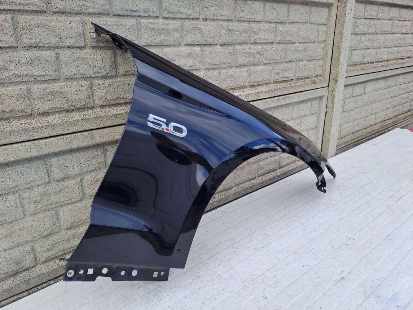 FORD MUSTANG VI 14 - 18 BŁOTNIK PRAWY PRZEDNI - (14096720628)