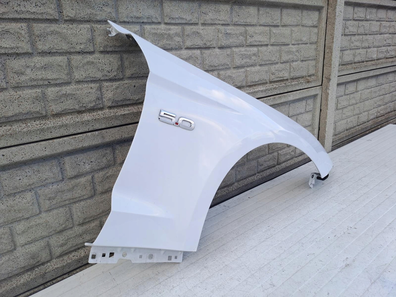 FORD MUSTANG VI LIFT 18 - 22 BŁOTNIK PRZEDNI PRAWY - (14101976134)