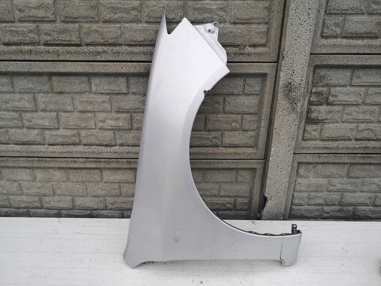 SUBARU IMPREZA 2009-2013 BŁOTNIK PRZEDNI PRAWY
