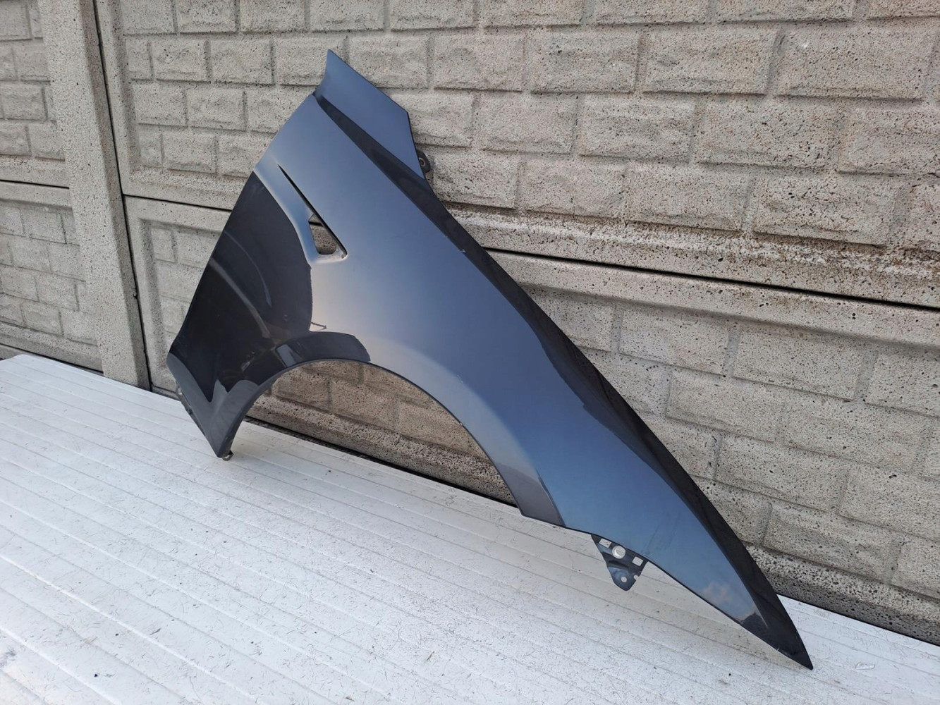 TESLA MODEL S BŁOTNIK PRAWY PRZEDNI - (14201063576)