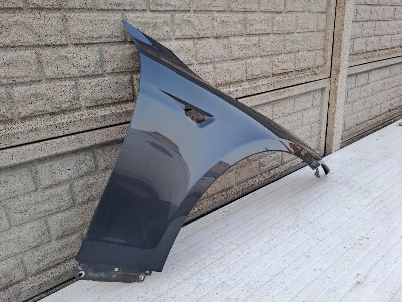 TESLA MODEL S BŁOTNIK PRAWY PRZEDNI - (14201063576)