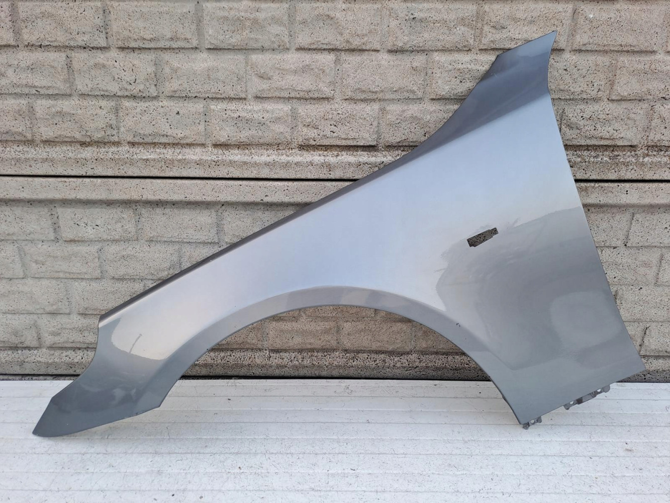 BMW 5 V E60 E61 2003-2010 BŁOTNIK PRZEDNI LEWY - (14201187372)