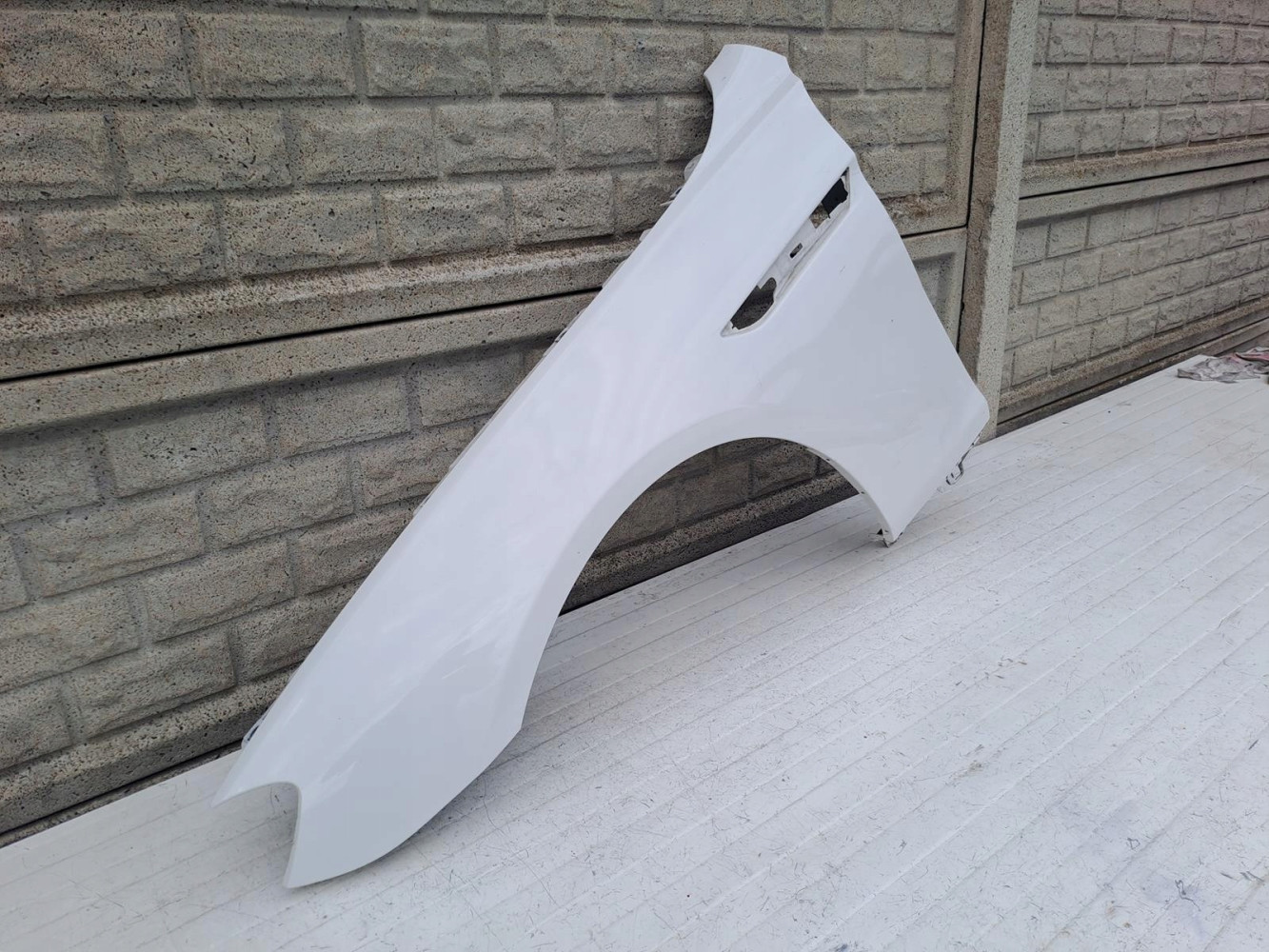 BMW 6 VI F12 F13 F06 BŁOTNIK LEWY PRZEDNI - (14213162737)