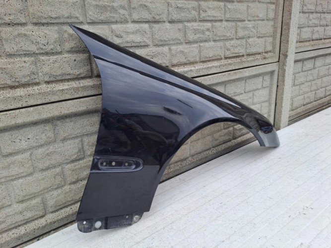 MERCEDES CLK W209 W 209 BŁOTNIK PRZEDNI PRAWY - (14236098582)