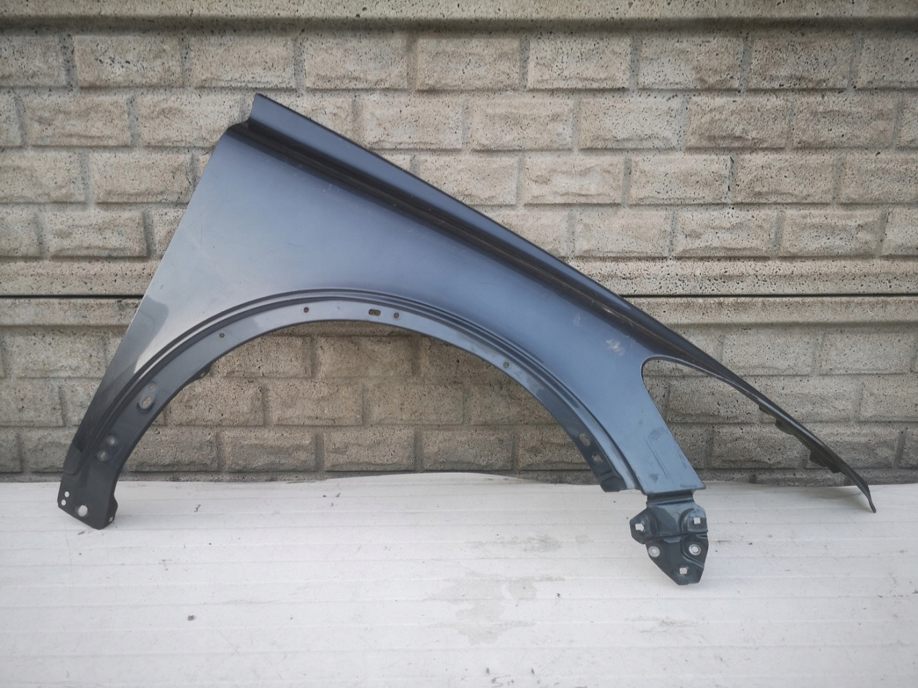 VOLVO C30 C 30 LIFT 10- BŁOTNIK PRZEDNI PRAWY