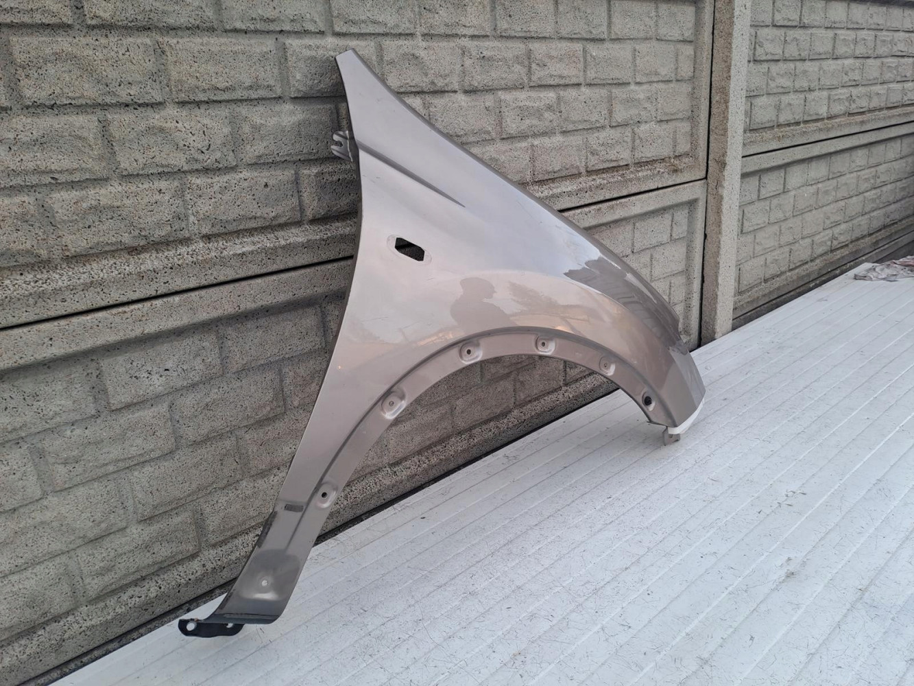 NISSAN QASHQAI 10-13 LIFT BŁOTNIK PRAWY PRZÓD - (14286479737)