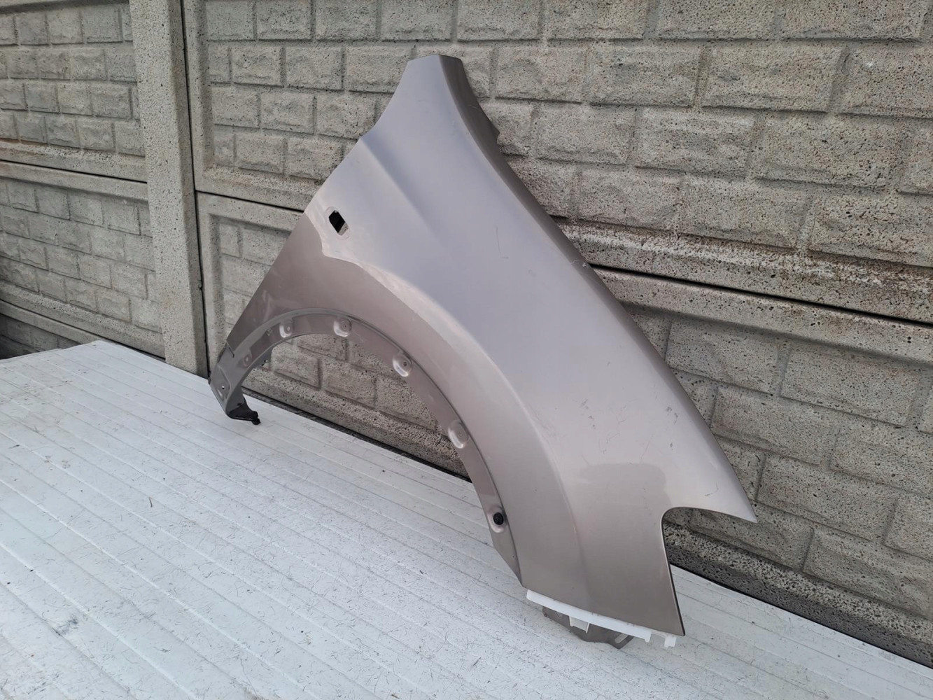 NISSAN QASHQAI 10-13 LIFT BŁOTNIK PRAWY PRZÓD - (14286479737)