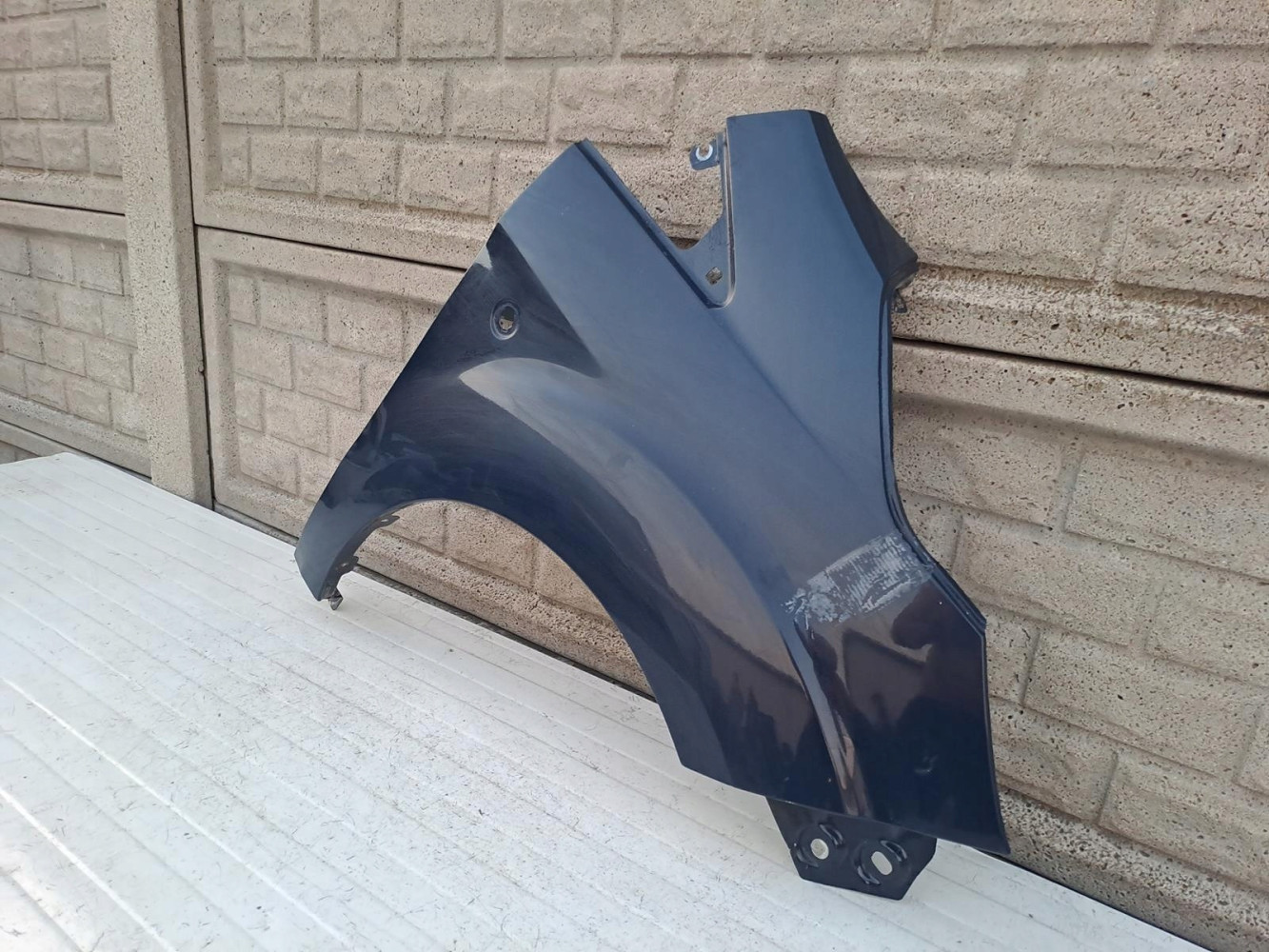 FORD TOURNEO COURIER 14-20 BŁOTNIK PRZEDNI PRAWY - (14315983046)