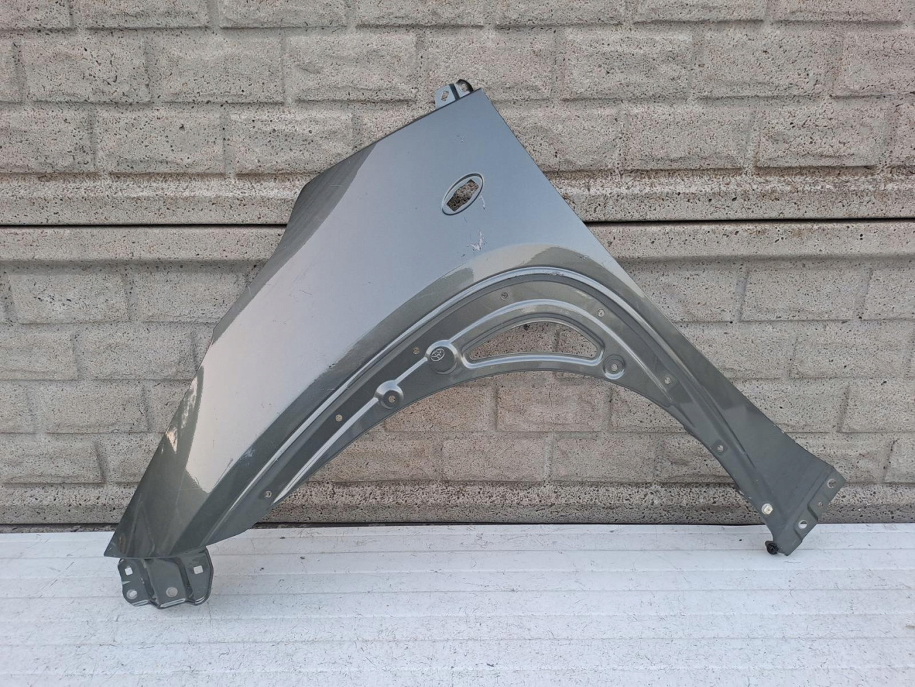 BŁOTNIK LEWY PRZÓD TOYOTA AYGO X 22-23 - (14316139769)
