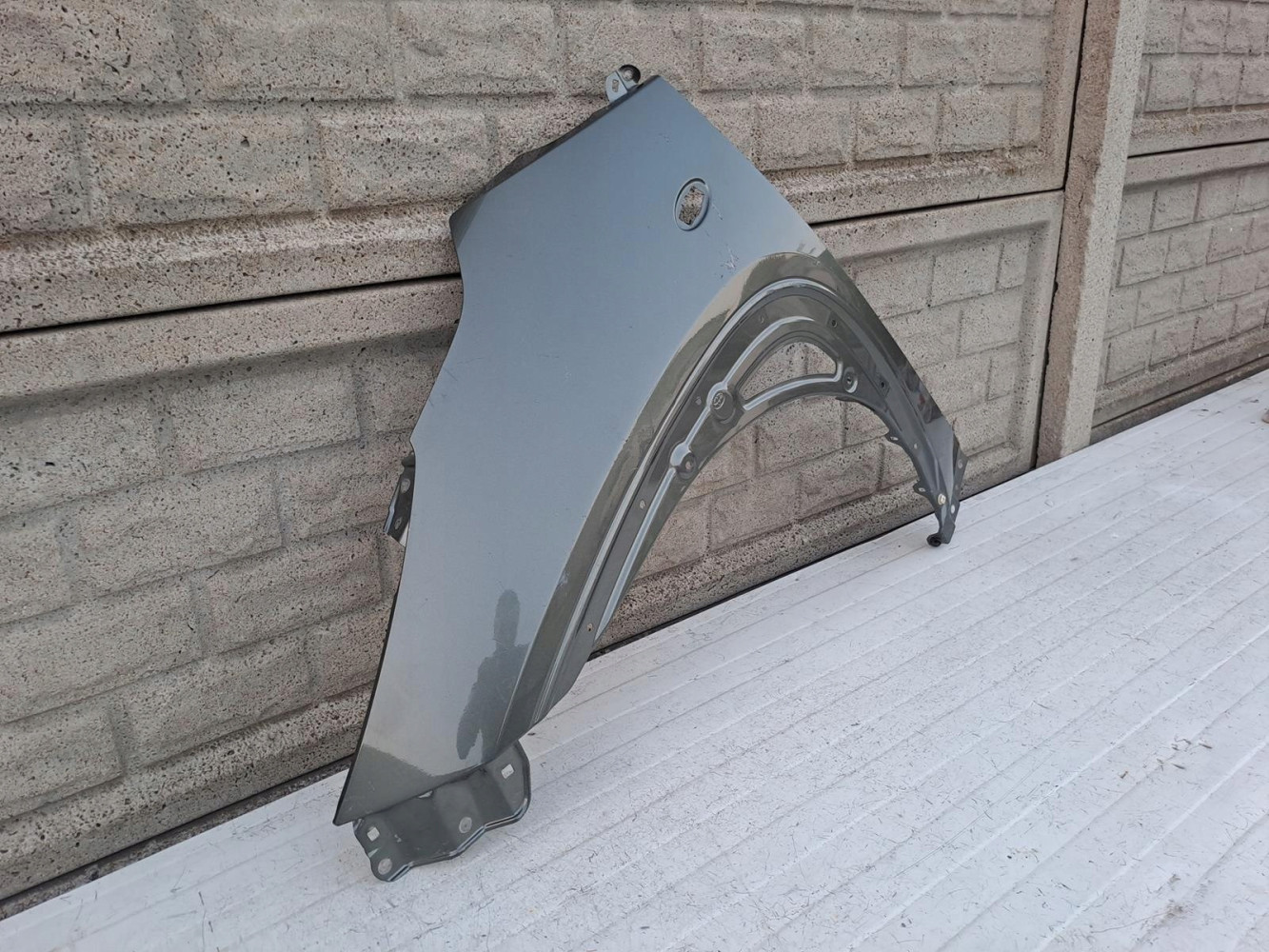 BŁOTNIK LEWY PRZÓD TOYOTA AYGO X 22-23 - (14316139769)