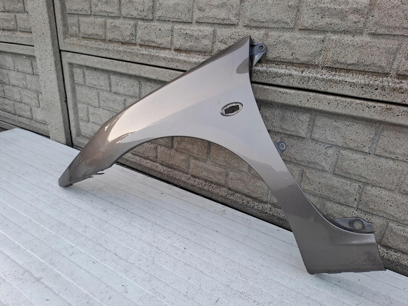 PEUGEOT 307 LIFT BŁOTNIK PRZEDNI LEWY - (14331767773)